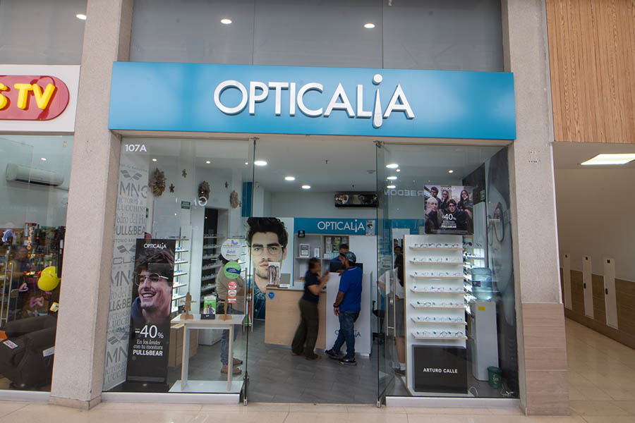 tienda de gafas opticalia en villavicencio