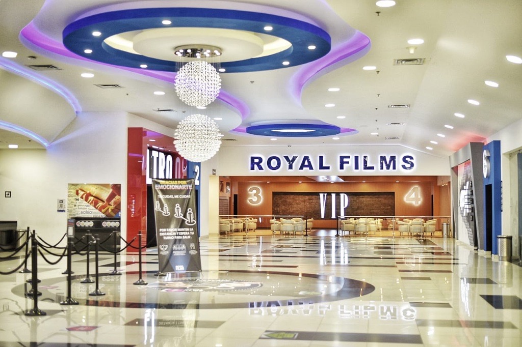 cine royal films en viva barranquilla